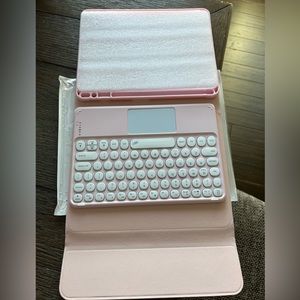 Apple iPad Air fourth fifth generation 10.9 case and keyboard